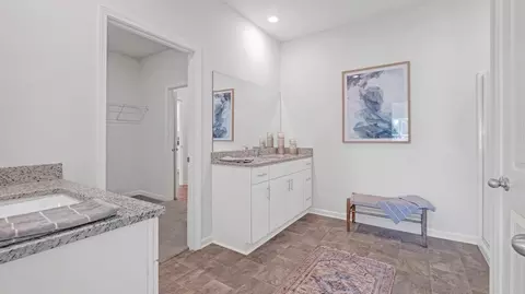 Bath - 117 Gateway Dr, Jackson, TN 38305 photo 4 of 8