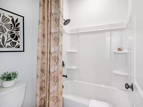 Bath - 1131 Summit Pass Ln, Dacula, GA 30019 photo 11 of 22