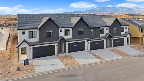 2861 E Riggs Loop Dr, Washington, UT 84780