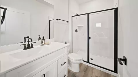 Bath - 1425 Lost Spring Dr, Washington, UT 84780 photo 5 of 7