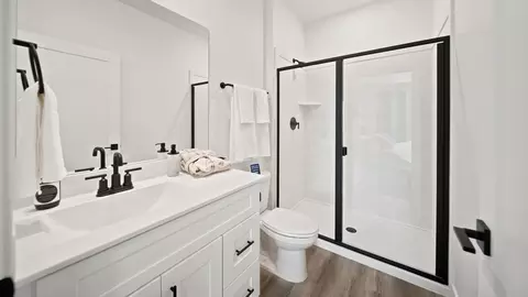 Bath - 1425 Lost Spring Dr, Washington, UT 84780 photo 3 of 7