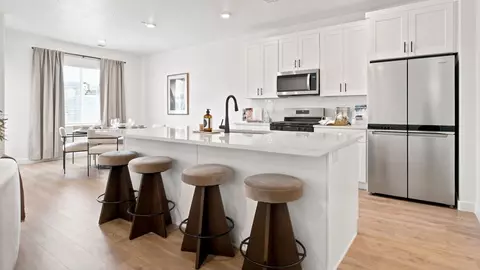 Kitchen - 1425 Lost Spring Dr, Washington, UT 84780 photo 1 of 6