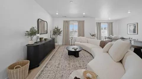 Living - 1425 Lost Spring Dr, Washington, UT 84780 photo 2 of 3