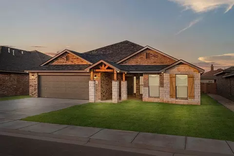 1206 E 32nd St, Wolfforth, TX 79382