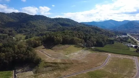 104 Cora View Trl, Waynesville, NC 28785