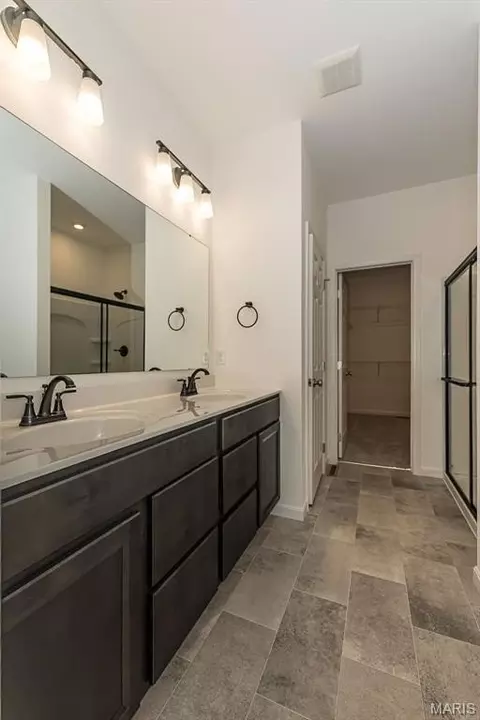Bath - 207 Townshead Way, O'fallon, MO 63368 photo 1 of 4