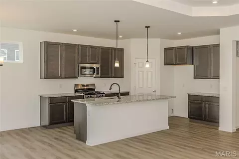 Kitchen - 207 Townshead Way, O'fallon, MO 63368 photo 2 of 9