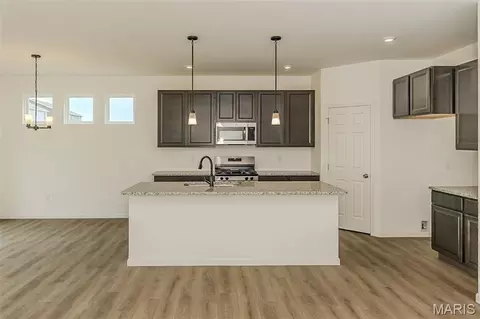 Kitchen - 207 Townshead Way, O'fallon, MO 63368 photo 1 of 9
