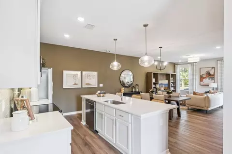 Kitchen - 2303 Red Pine Ct, Eustis, FL 32726 photo 2 of 4