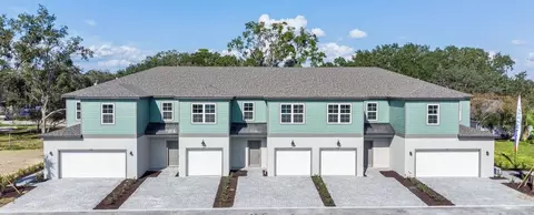 Exterior - 2303 Red Pine Ct, Eustis, FL 32726 photo 8 of 8