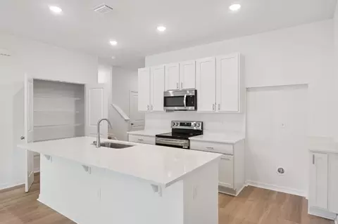Kitchen - 2303 Red Pine Ct, Eustis, FL 32726 photo 4 of 4