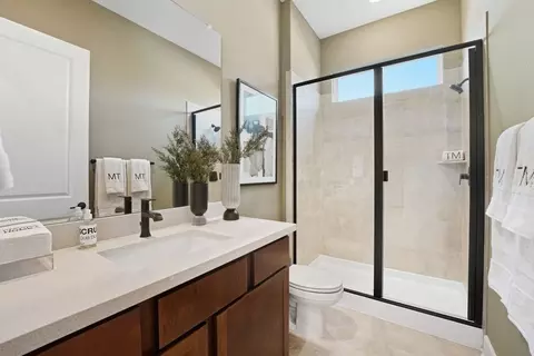Bath - 7812 Skytree Dr, Austin, TX 78744 photo 4 of 7