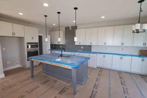 Kitchen - 5326 Warhol Dr, Mason, OH 45040 photo 5 of 12