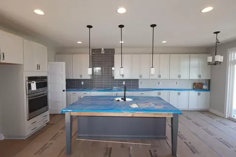 Kitchen - 5326 Warhol Dr, Mason, OH 45040 photo 4 of 12