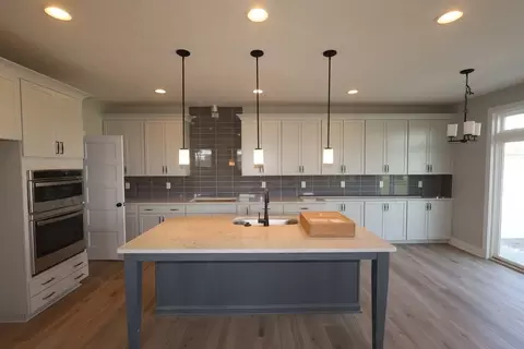 Kitchen - 5326 Warhol Dr, Mason, OH 45040 photo 1 of 12