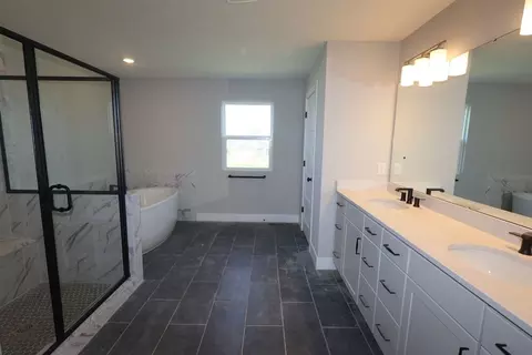 Bath - 5326 Warhol Dr, Mason, OH 45040 photo 1 of 10