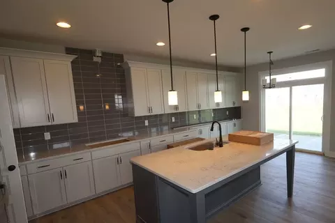Kitchen - 5326 Warhol Dr, Mason, OH 45040 photo 2 of 12