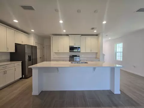 Kitchen - 2556 Starry Pt, Saint Cloud, FL 34769 photo 1 of 1