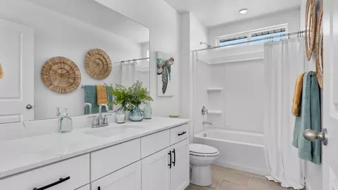 Bath - 562 W Erda Way, Erda, UT 84074 photo 3 of 4