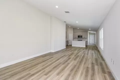 Living - 6211 SW 95 Pl, Ocala, FL 34476 photo 2 of 5