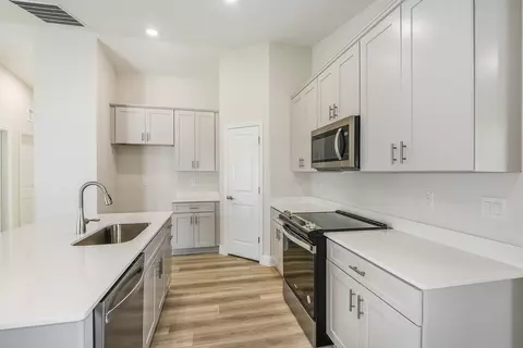 Kitchen - 6211 SW 95 Pl, Ocala, FL 34476 photo 1 of 5