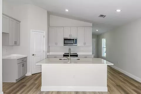 Kitchen - 6211 SW 95 Pl, Ocala, FL 34476 photo 4 of 5