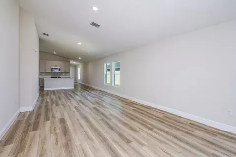 Living - 6211 SW 95 Pl, Ocala, FL 34476 photo 3 of 5