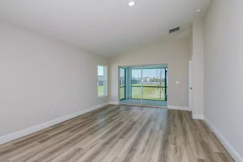 Living - 6211 SW 95 Pl, Ocala, FL 34476 photo 4 of 5