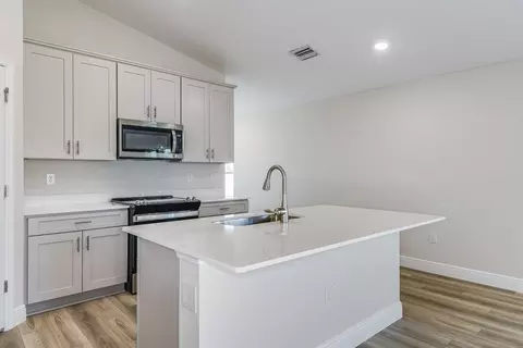 Kitchen - 6211 SW 95 Pl, Ocala, FL 34476 photo 3 of 5