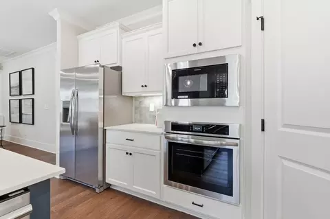 Kitchen - 2020 Raspberry Ln, Cullman, AL 35055 photo 7 of 8