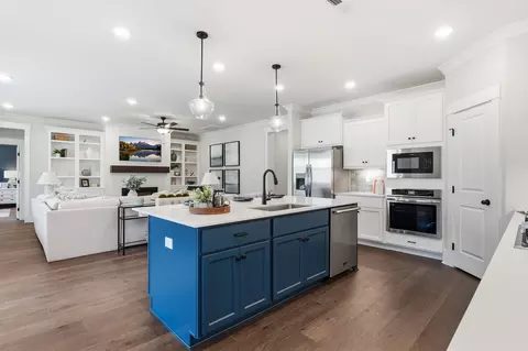 Kitchen - 2020 Raspberry Ln, Cullman, AL 35055 photo 3 of 8