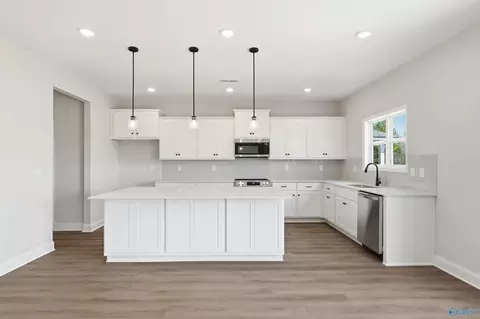 Kitchen - 2020 Raspberry Ln, Cullman, AL 35055 photo 1 of 8