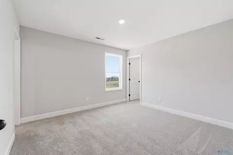 Bedroom - 2020 Raspberry Ln, Cullman, AL 35055 photo 5 of 11