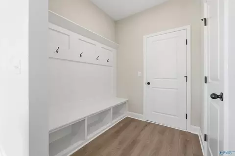 Entry Way - 2020 Raspberry Ln, Cullman, AL 35055 photo 3 of 7
