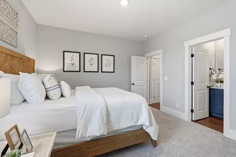 Bedroom - 2020 Raspberry Ln, Cullman, AL 35055 photo 5 of 8