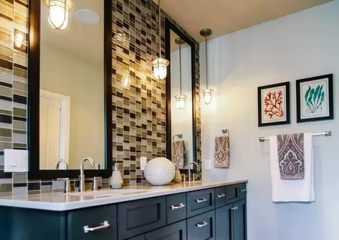 Bath - 940 S High Point Rd, Madison, WI 53719 photo 5 of 5