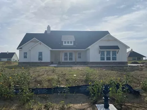 147 Sunny Side Dr, Valley View, TX 76272