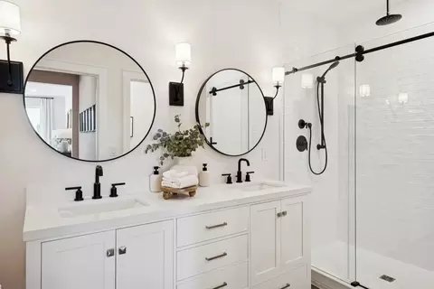 Bath - 14989 Deco Cir, Chantilly, VA 20151 photo 1 of 2