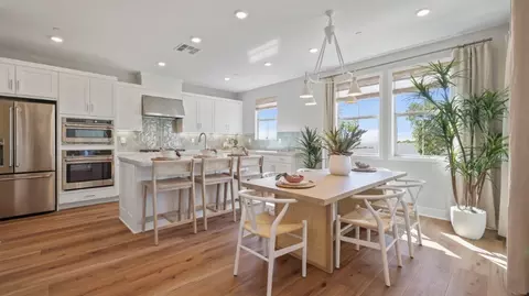 Dining - 673 Guy Turner Dr, Camarillo, CA 93010 photo 4 of 4