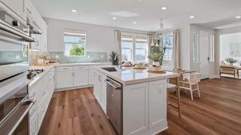 Kitchen - 673 Guy Turner Dr, Camarillo, CA 93010 photo 3 of 7