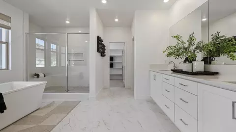 Bath - 673 Guy Turner Dr, Camarillo, CA 93010 photo 3 of 6