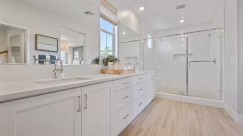 Bath - 673 Guy Turner Dr, Camarillo, CA 93010 photo 1 of 6