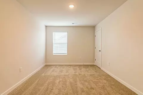 Bedroom - 152 Post Oak Dr, Jackson, GA 30233 photo 2 of 17