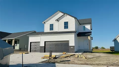 1004 Featherstone Ave NE, Bondurant, IA 50035