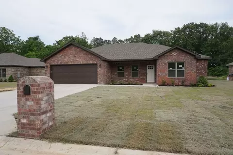 5400 Lotus St, Jonesboro, AR 72404
