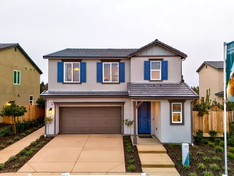 2890 E Veleta Dr, Fresno, CA 93730