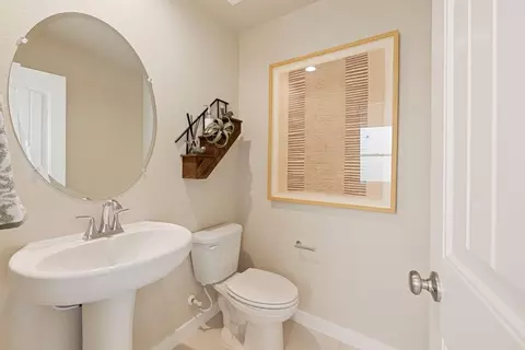 Bath - 484 Anthology St, Turlock, CA 95380 photo 1 of 3
