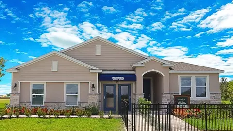 2371 Bender Dr, Zephyrhills, FL 33541