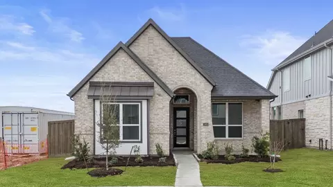11816 S Pavillion Dr, Mont Belvieu, TX 77580