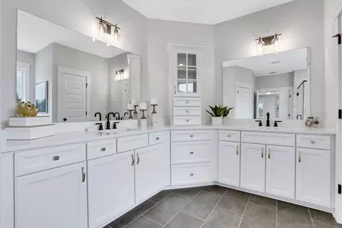 Bath - 450 Trillium Trl, Pendergrass, GA 30567 photo 8 of 8